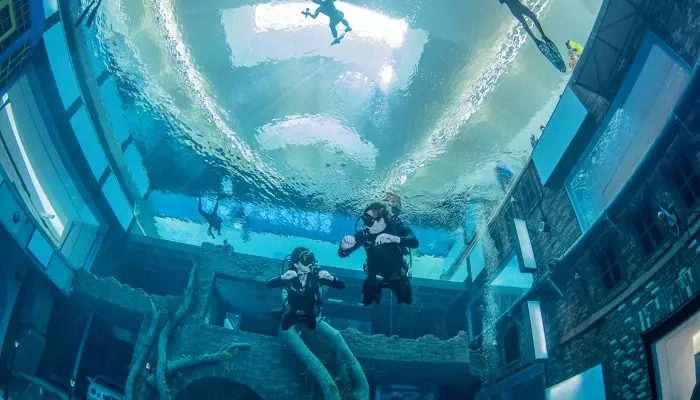 استخر دیپ دایو دبی